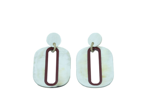 Boucles d'oreille ovales corne naturelle et rouge foncé