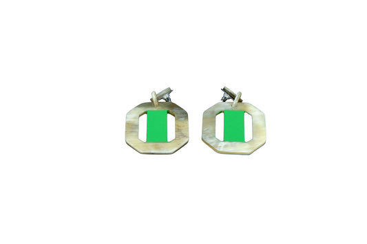 Boucles d'oreille corne et verte octogonales