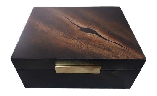 Boite en bois laqué marron glaçé
