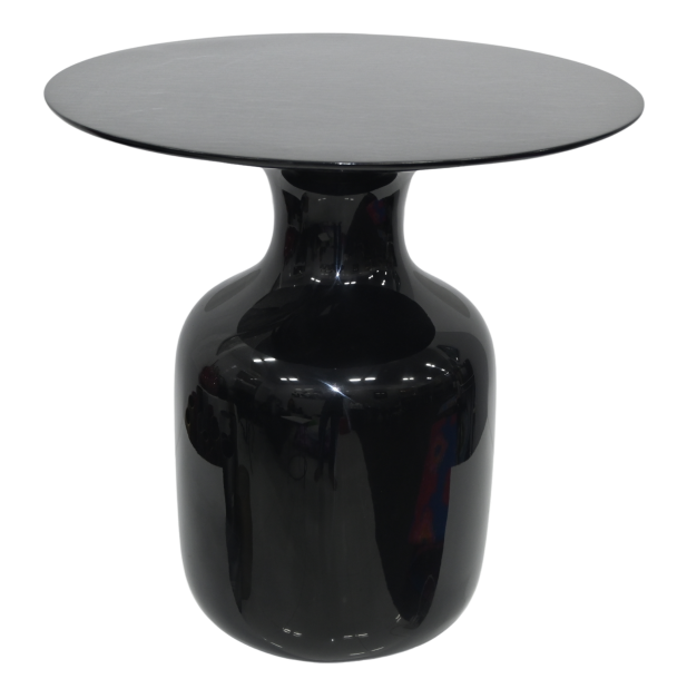 Table basse en résine sur pied laqué noire